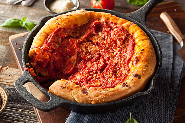 istock Homemade Skillet Deep Dish Chicago Pizza 517499762