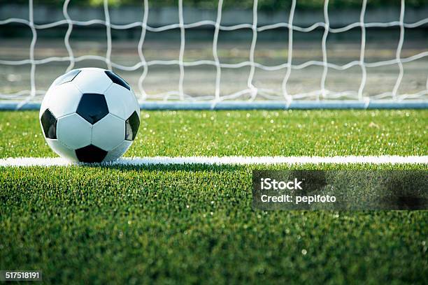 Soccer Ball Und Das Ziel Stockfoto und mehr Bilder von Fußball - Fußball, Fußball-Spielball, Bildhintergrund