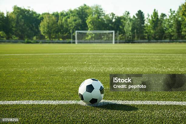 Soccer Ball Und Das Ziel Stockfoto und mehr Bilder von Fußballplatz - Fußballplatz, Fußball, Leer