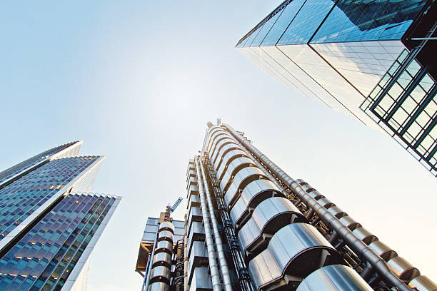 london internationale finanz- und geschäftsviertel von wolkenkratzern - city of london office building construction architecture stock-fotos und bilder