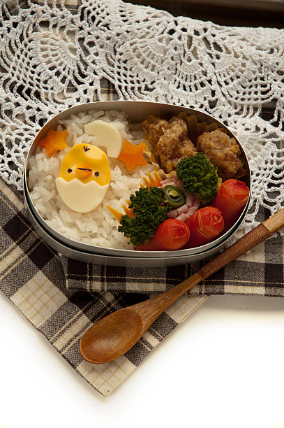 istock Lunch of chick motif 517523763