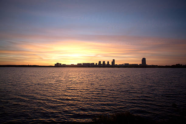 istock Moscow Strogino at sunset. View from Strogino Bay 517530901