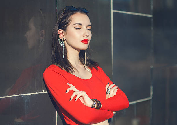 istock Young beautiful girl 517550475