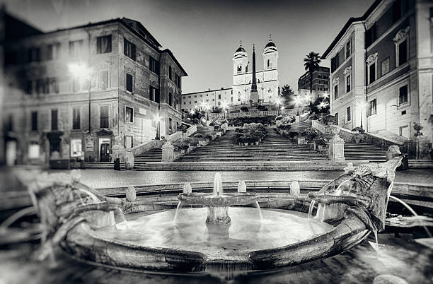 испанская лестница, рим-италия - piazza di spagna spanish steps church trinita dei monti стоковые фото и изображения