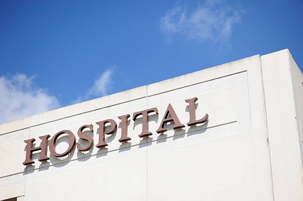istock Hospital sign 517573346