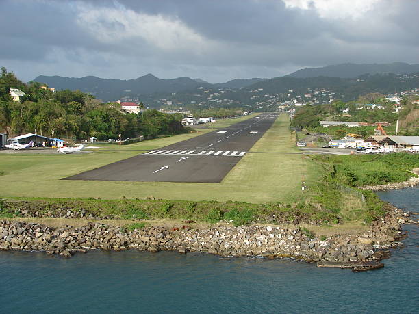 st .lucia 島空港 - vfr ストックフォトと画像