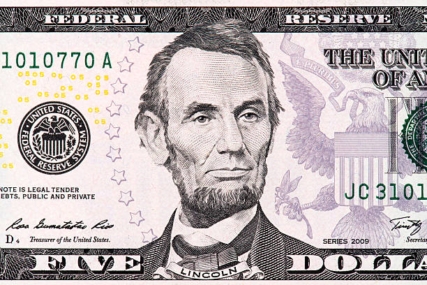 abraham lincoln - president currency five dollar bill us paper currency zdjęcia i obrazy z banku zdjęć