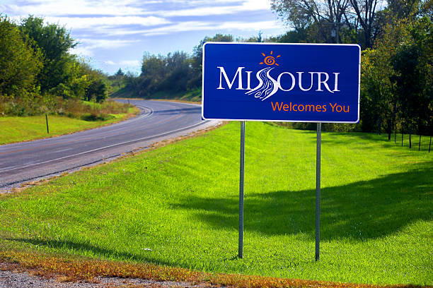 istock Welcome to Missouri Sign 517610926
