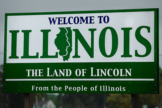 istock Welcome to Illinois Sign 517611306