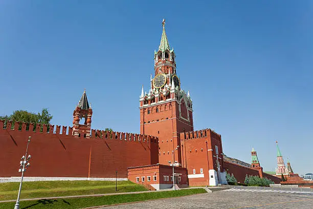 Photo of Spasskaya tower view during day with Kremlin wall