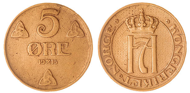 istock 5 ore 1913 coin isolated on white background, Norway 517625768