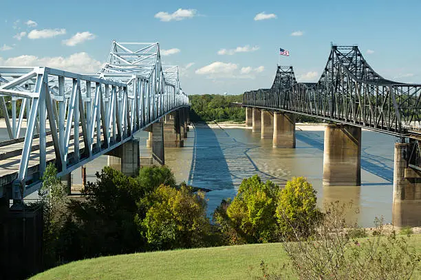 Old and new bridges across the Mississippi River at Vicksburg, TN.