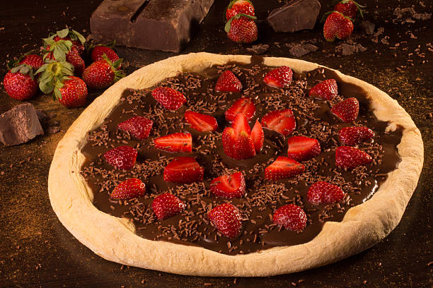 istock Strawberry Pizza Dessert 517630102