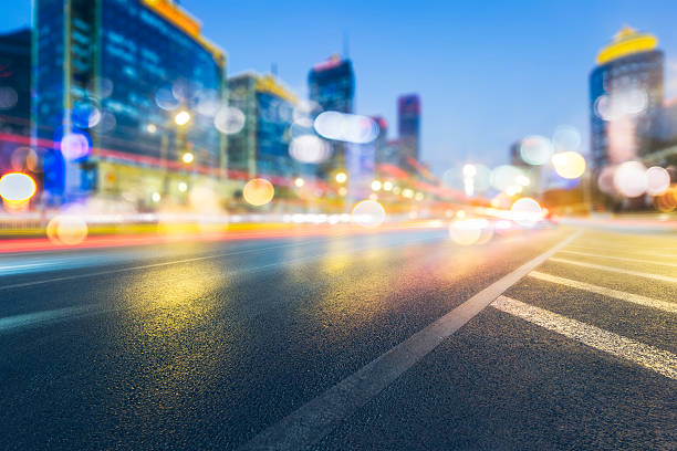 iluminado arranha-céus e ruas da cidade de pequim - defocused blurred motion road street imagens e fotografias de stock