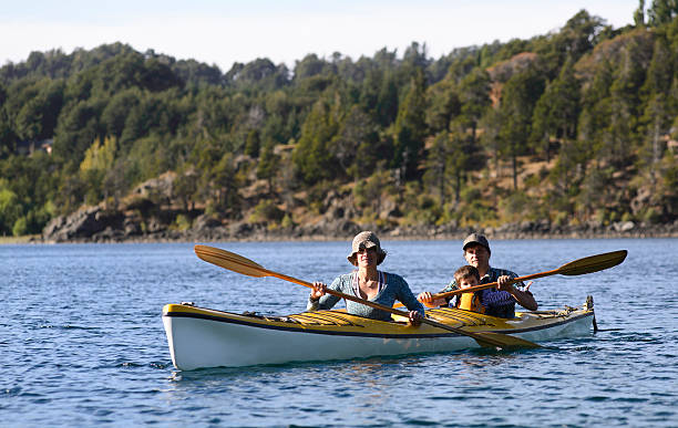 istock Famyli Paddling 517663970