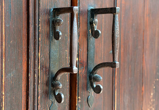 istock Old doorknobs, doorknockers and handles 517666044