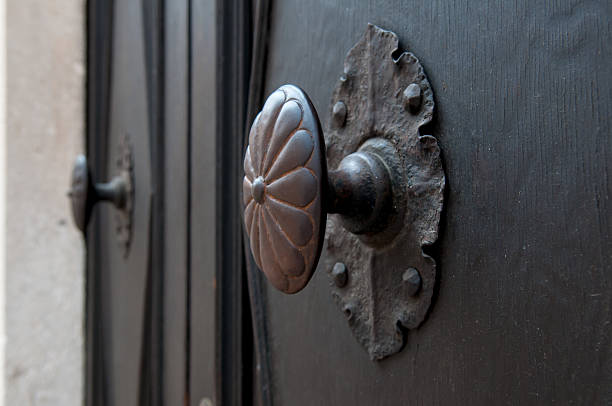 istock Old doorknobs, doorknockers and handles 517666500