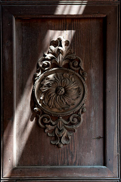 istock Old doorknobs, doorknockers and handles 517666696