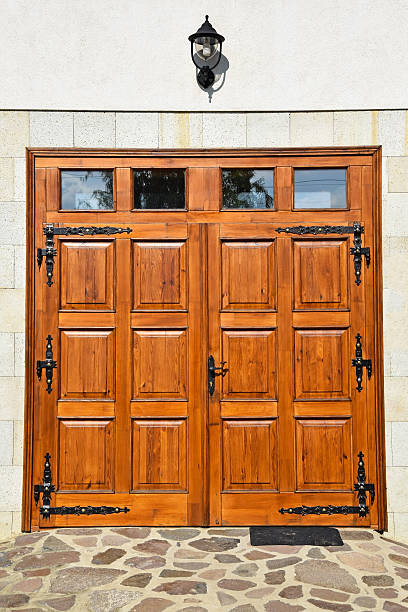 istock Wooden doors 517673037