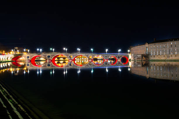 istock Famous bridge Pont neuf in toulouse. 517676774