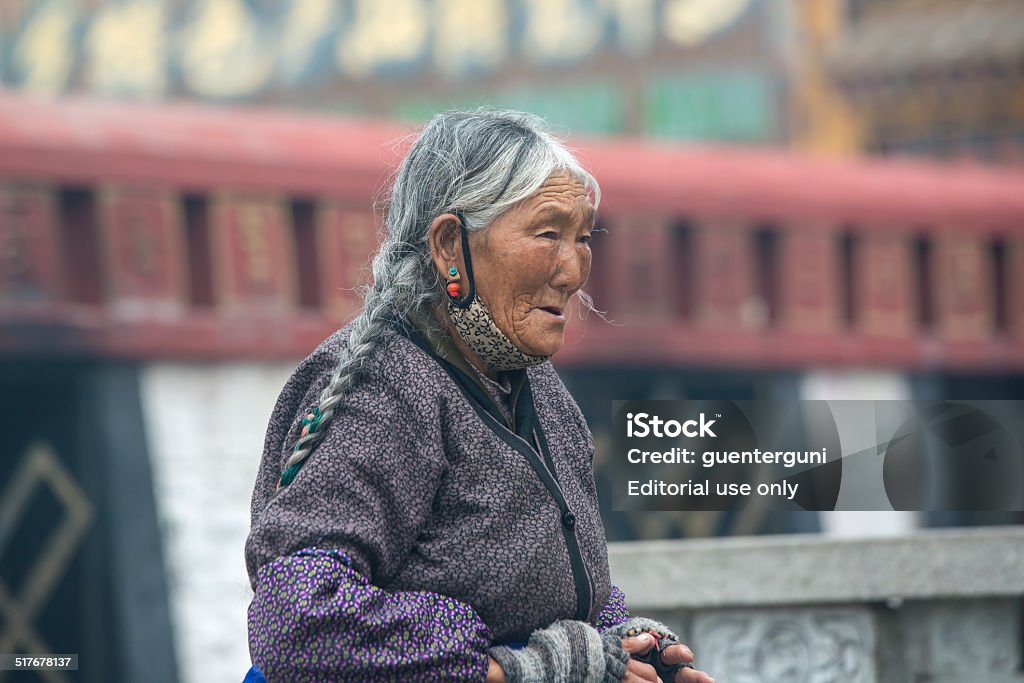 Peregrino tibetano medida, Barkhor, Lhasa - Foto de stock de Adulto libre de derechos