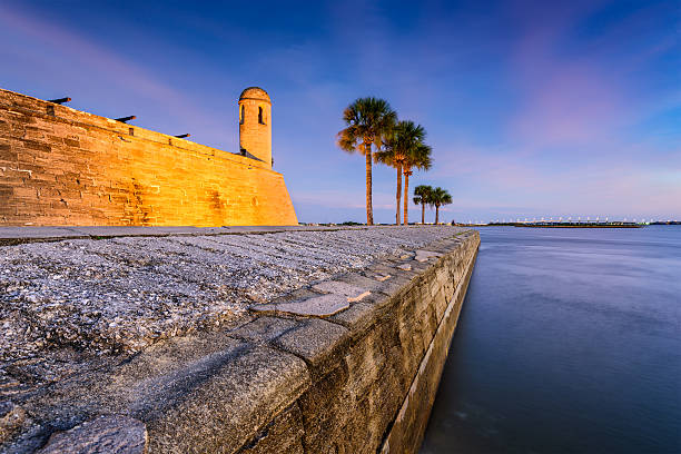 セントアウグスティン砦 - st augustine florida usa fort ストックフォトと画像