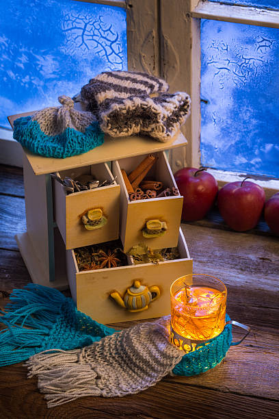 istock Hot tea leaf on a frosty evening 517699461