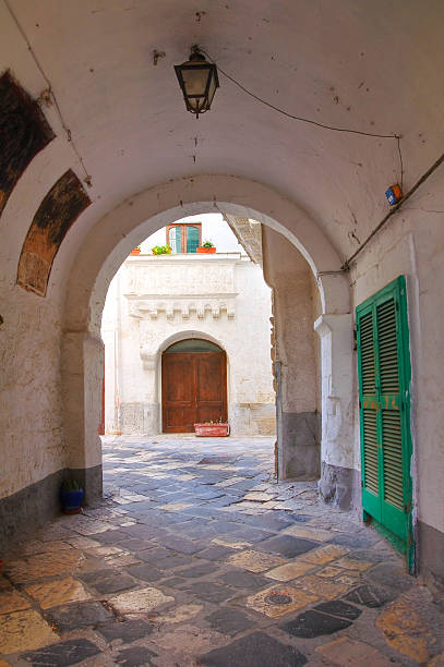 istock Alleyway. Monopoli. Puglia. Italy. 517715695