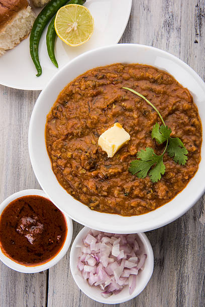 istock Indian spicy fast food Pav Bhaji with bread 517716896
