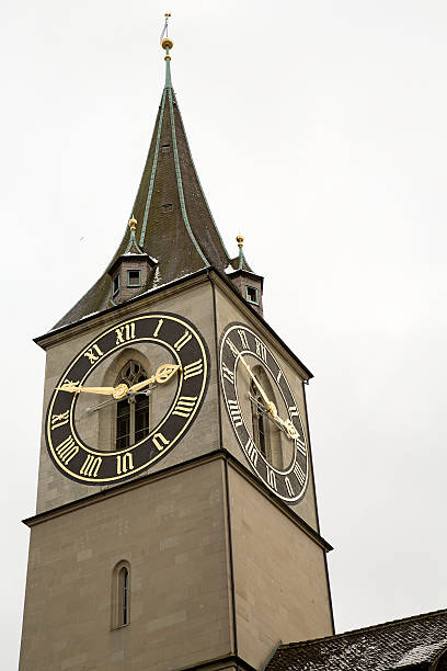 istock Zurich Tourist View - 10 517722399