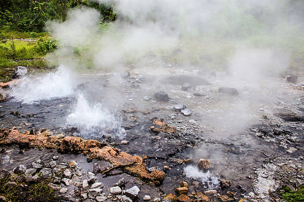 istock Pong Duet geyser 517725223