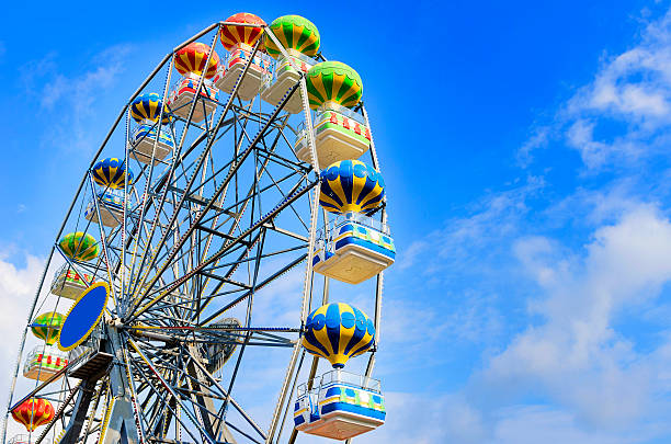 ruota panoramica - amusment park foto e immagini stock