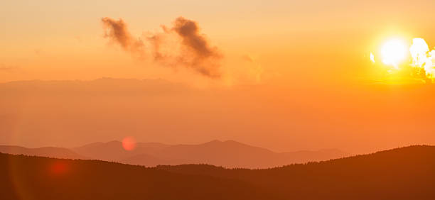 istock Blue Ridge Parkway Autumn Sunset over Appalachian Mountains 517727027