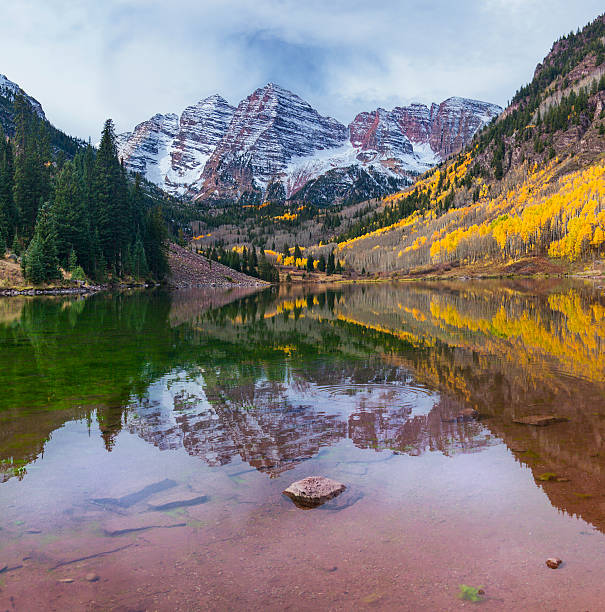 istock Maroon Bells in Autumn 517777531
