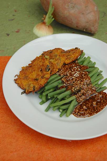 istock Green beans sesame soy sauce 517781609