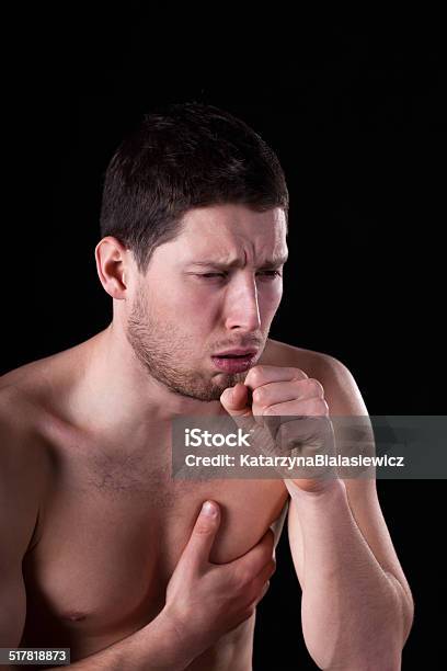 Foto de Homem Tendo Bronquite e mais fotos de stock de Adulto - Adulto, Asmático, Bronquite