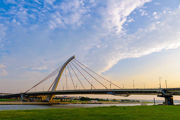 istock landscape of Taipei with bridge 517828667