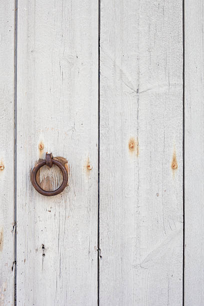 istock Old wooden door 517840910