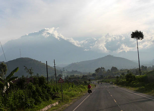 istock Entebbe (Uganda) to Kigali (Ruanda) per bike 517844010