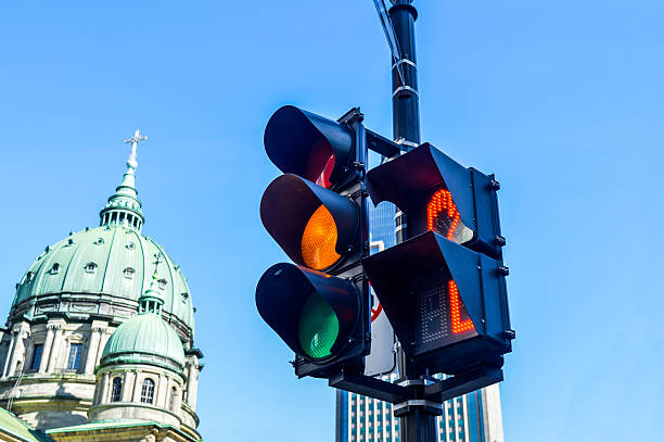 istock Orange color on the traffic light 517849532