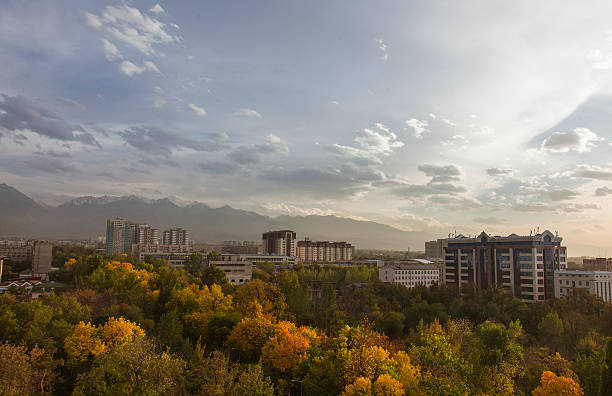 istock Autumn in the city 517874627