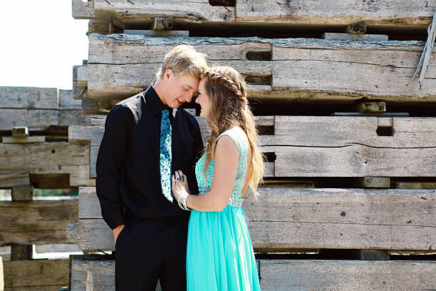 istock Teen Couple Dressed for Prom 517876646