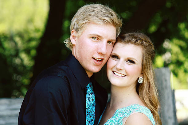 istock Beautiful Teenage Couple 517897724
