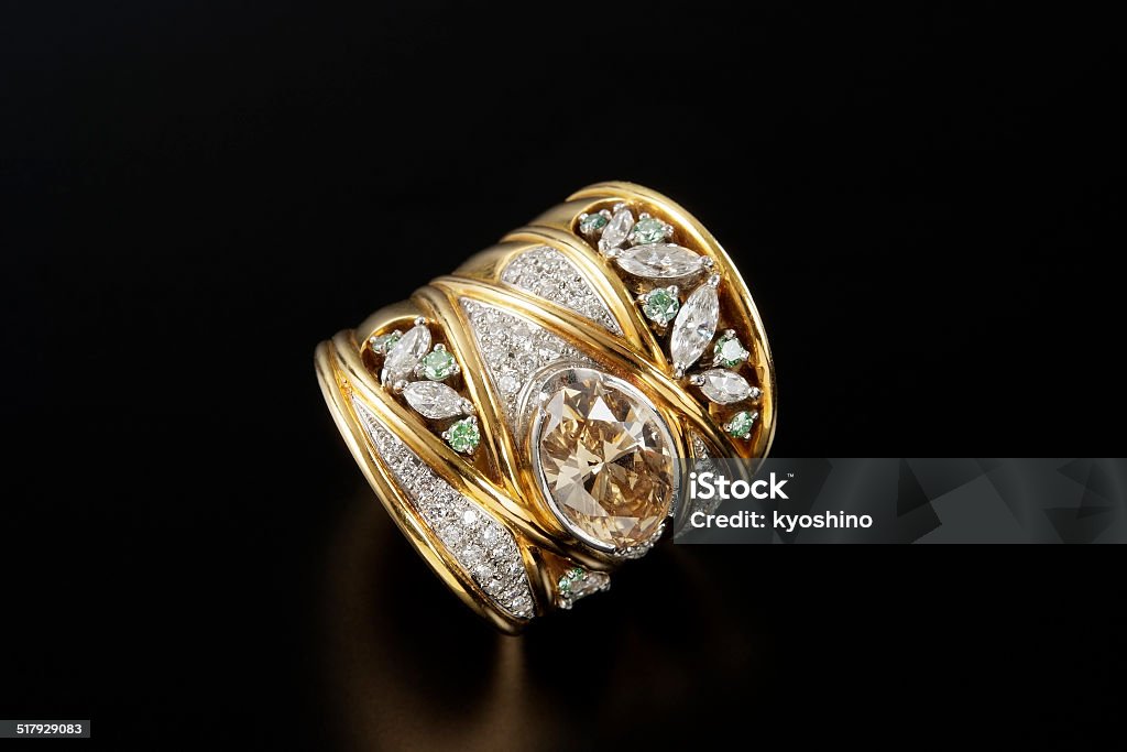 ビンテージダイヤモンドの指輪 - カラフルのロイヤリ��ティフリーストックフォト