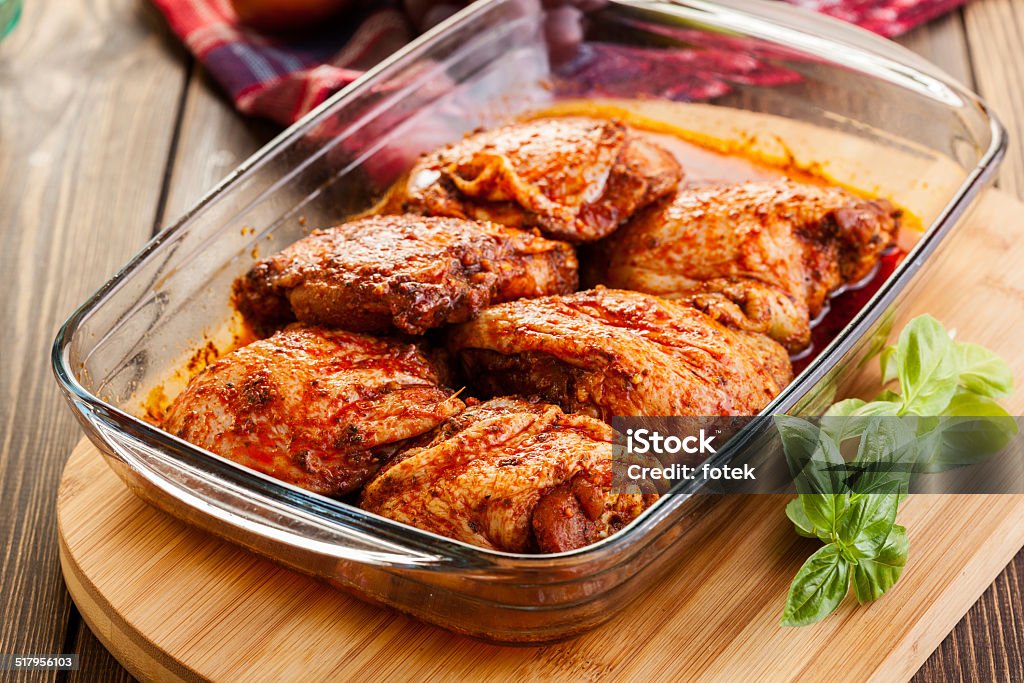 Marinado drumsticks de pollo - Foto de stock de Alimento libre de derechos
