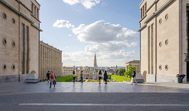 観光山のブリュッセルのアート庭園 - brussels belgium arranging majestic ストックフォトと画像