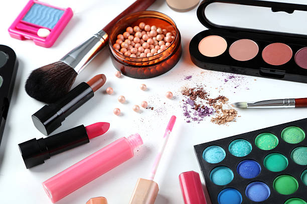 istock Makeup brush and cosmetics on a white background 517971594