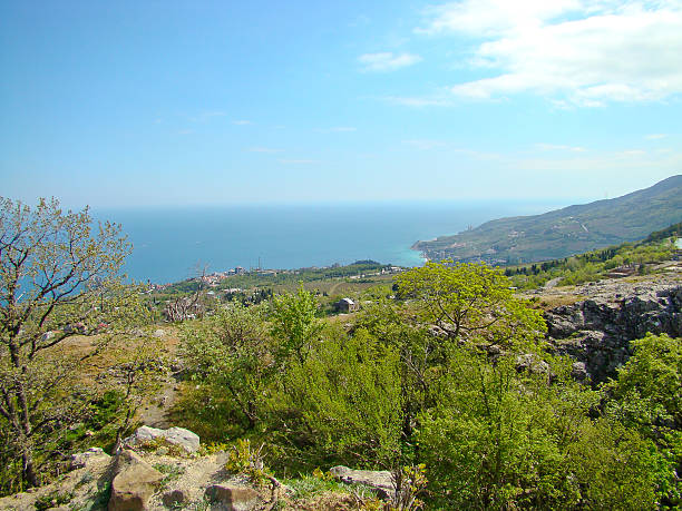 istock Crimean mountains a nd the black sea 517991486