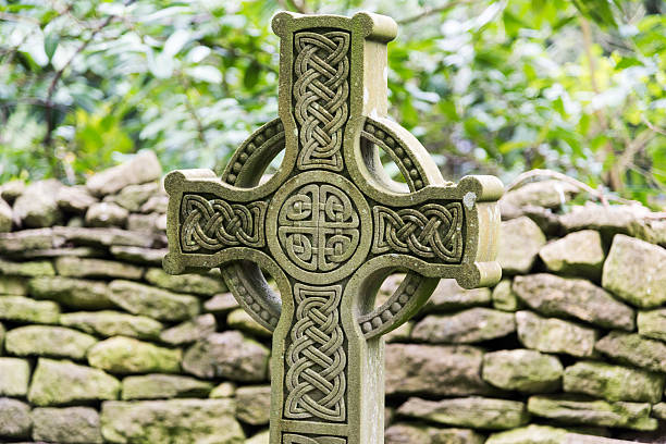 셀틱 교차 클로즈업 - tied knot celtic culture cross shape cross 뉴스 사진 이미지