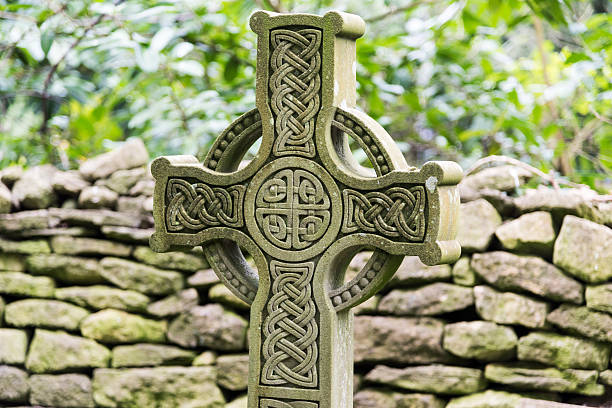 cruz celta plano - celtic cross imagens e fotografias de stock